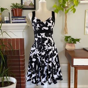 White House black market dress size 4